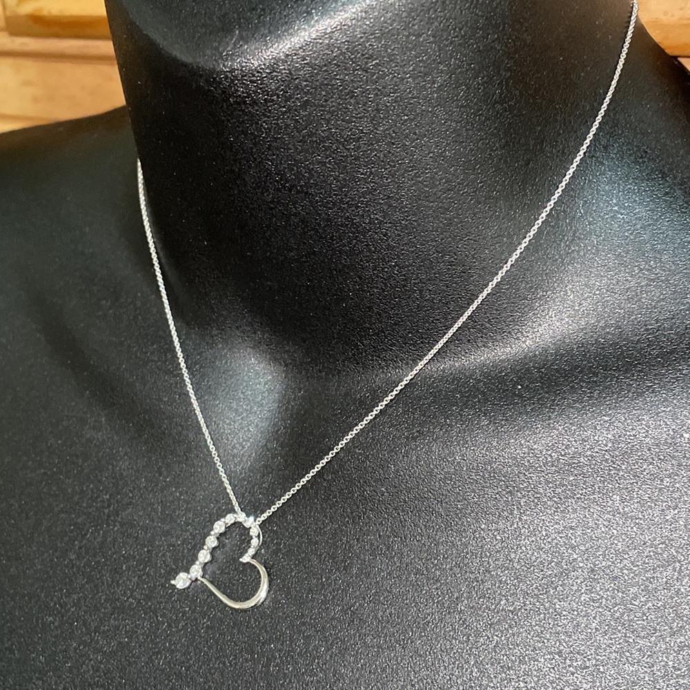 Solid 14K White Gold Modern Natural Diamond Heart Pendant Neck Chain Necklace